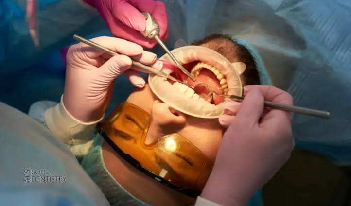 chirurgie-orala-doctor-dent